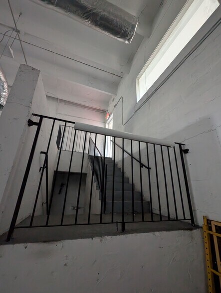 More Photos Of 1601 NW 97th Ave, Doral Warehouse For Lease