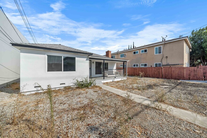 More Photos Of 3515 W Commonwealth, Fullerton Multifamily For Sale
