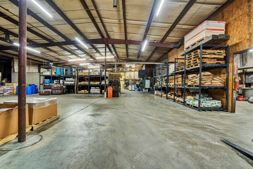 More Photos Of 2450 Riverside Drive, Chattanooga Warehouse For Sale