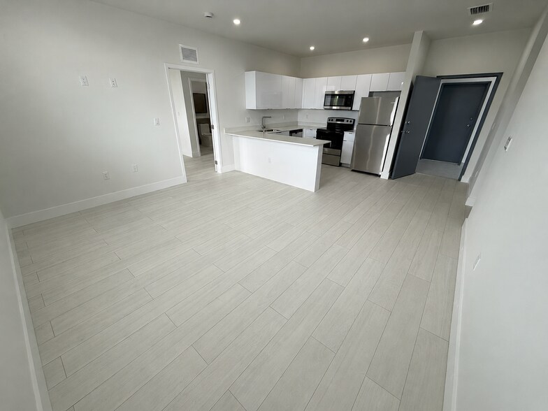 More Photos Of 1091 E 17th St, Hialeah Multifamily For Sale