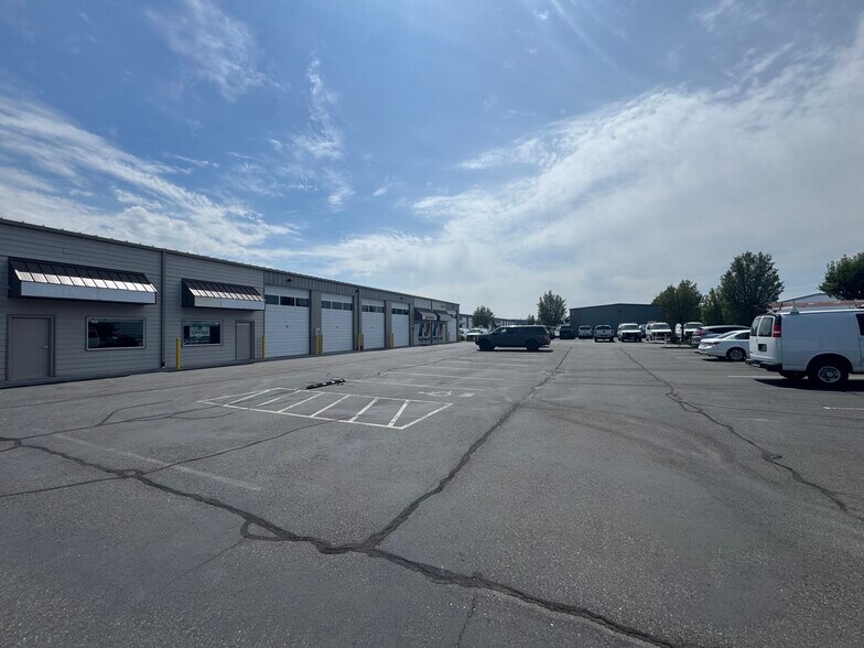 More Photos Of 6159 W Deschutes Ave, Kennewick Light Distribution For Lease