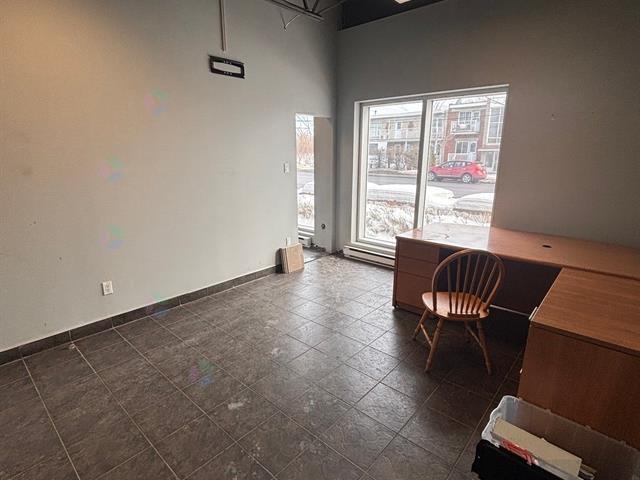 More Photos Of 11560 Boul de la Rivière-des-Prairies, Montréal Flex For Lease