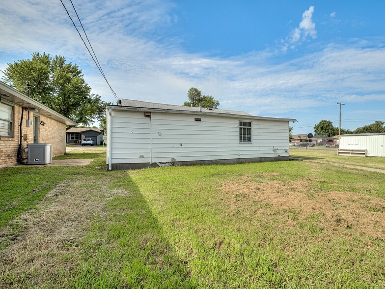More Photos Of 1419 W London St, El Reno Religious Facility For Sale