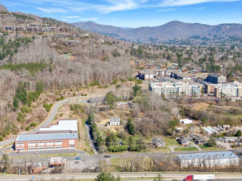 More Photos Of 103 Weaverville Rd, Woodfin Convenience Store For Sale