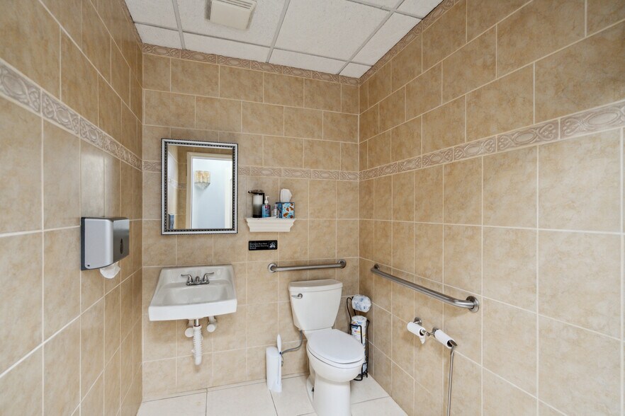 More Photos Of 2170 Joshuas Path, Hauppauge Freestanding For Sale