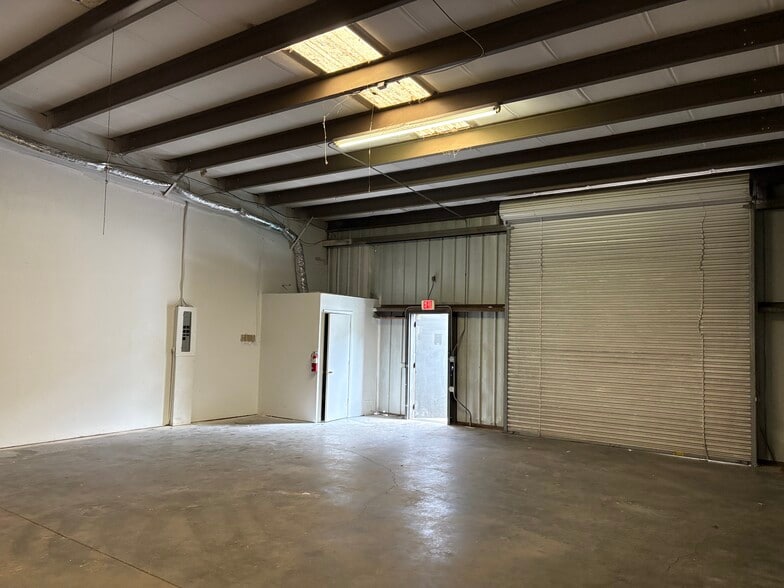 Primary Photo Of 3963 Exchange Ave, Naples Warehouse For Lease