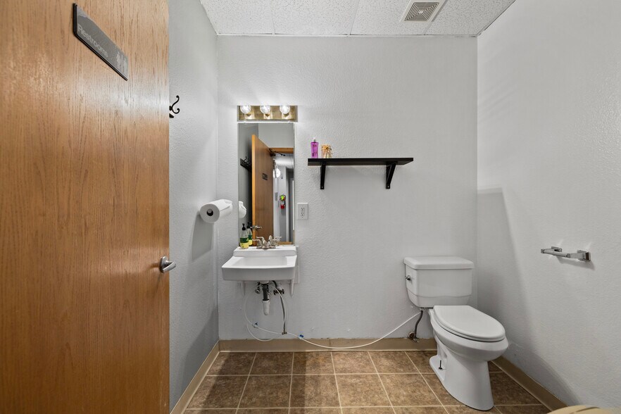 More Photos Of 4103 S Mason St, Fort Collins Showroom For Lease