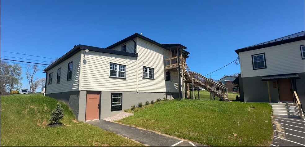 More Photos Of 15149 Bloyers Ave, Hagerstown Apartments For Sale