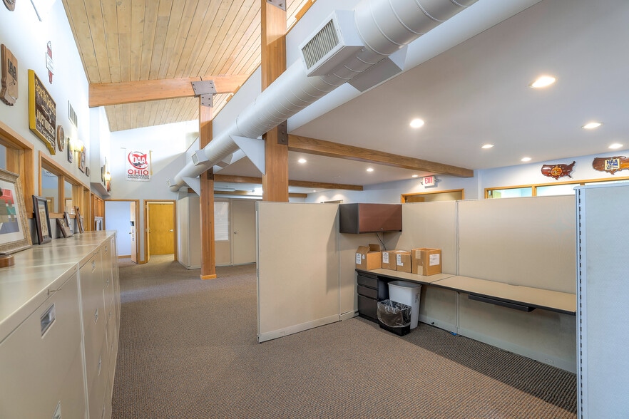 More Photos Of 8880 Ballentine St, Overland Park Office For Sale