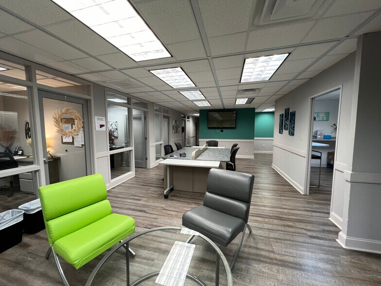 More Photos Of 4190 S Plaza Trl, Virginia Beach Office For Lease