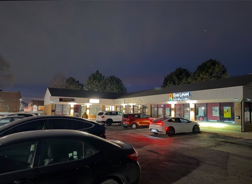 More Photos Of 32 Foxcroft Rd, Naperville General Retail For Lease