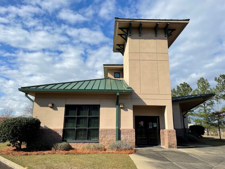 More Photos Of 139 Plaza Dr, Brandon Bank For Sale