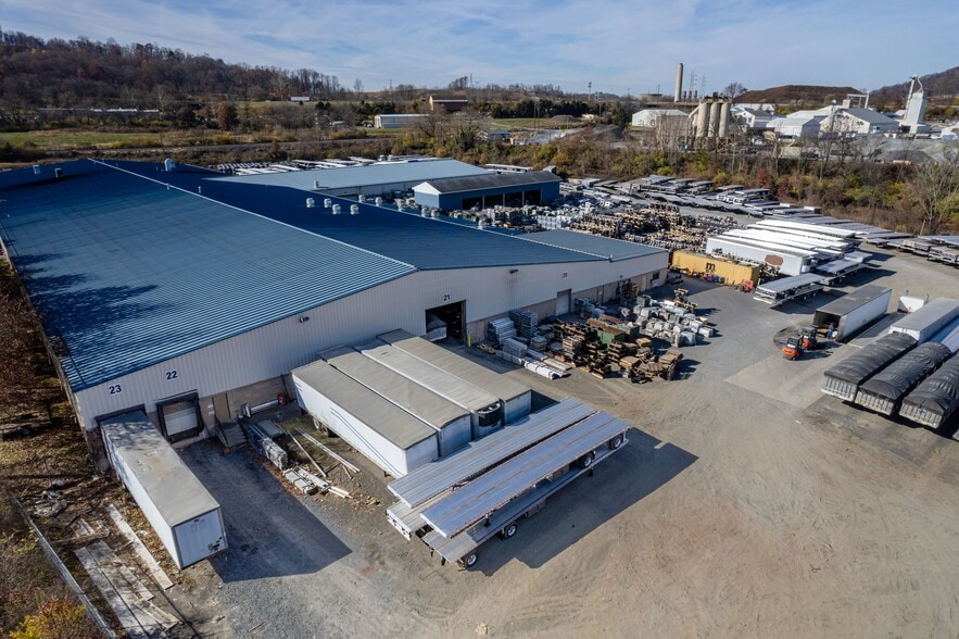 More Photos Of 5 East Pointe Dr, Birdsboro Warehouse For Sale