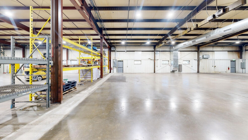 More Photos Of 7007 Trafalgar St, Fort Wayne Light Manufacturing For Lease