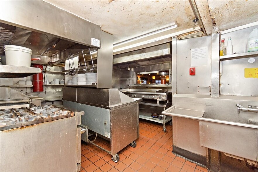 More Photos Of 337 W Big Bear Blvd, Big Bear City Restaurant For Sale