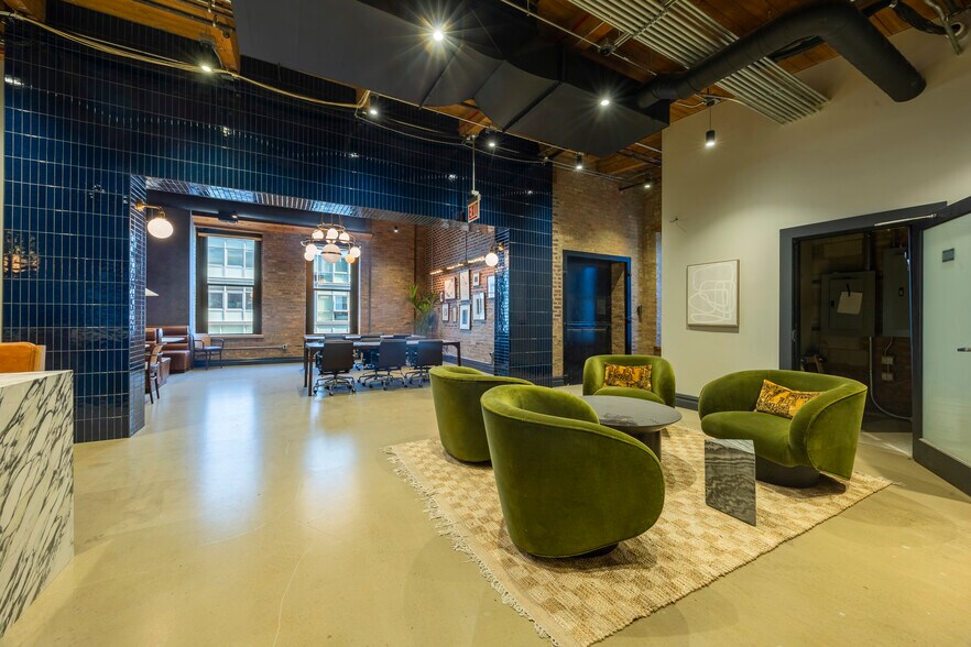 More Photos Of 1101 W Lake St, Chicago Office For Sale