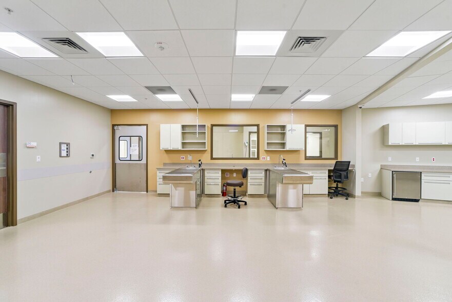 More Photos Of 2201 Junipero Serra Blvd, Daly City Freestanding For Lease