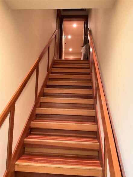 More Photos Of 1329-1399 E 28th St, Signal Hill Warehouse For Sale