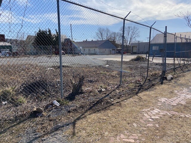 More Photos Of 1917 9th Ave, Altoona Industrial For Lease