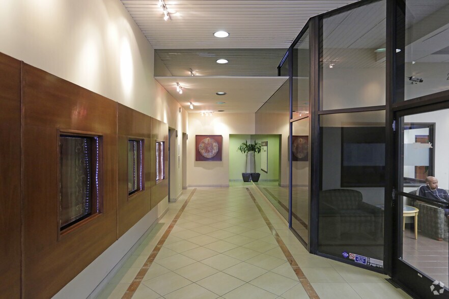 More Photos Of 2566 Overland Ave, Los Angeles Medical For Lease