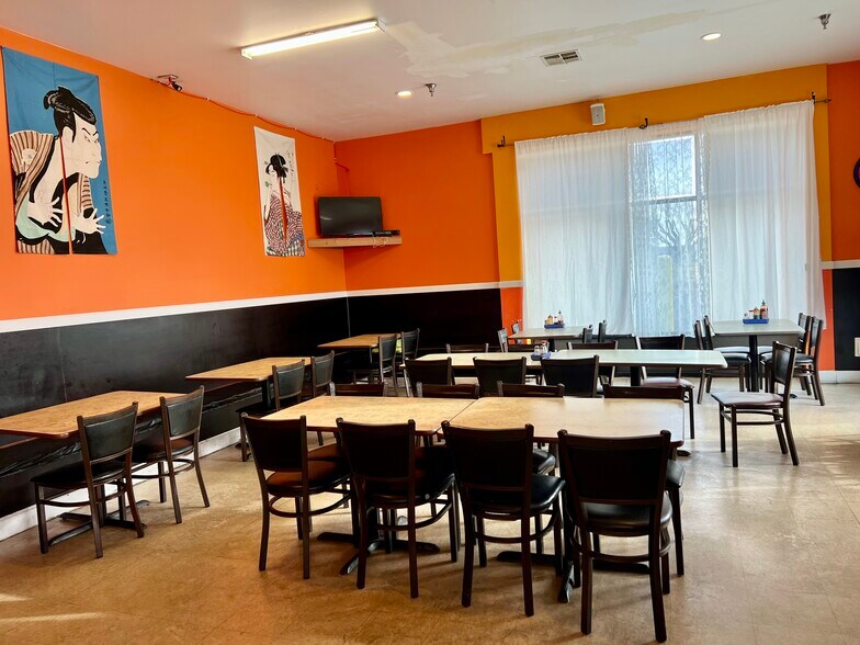 More Photos Of 3315 W Court St, Pasco Restaurant For Sale