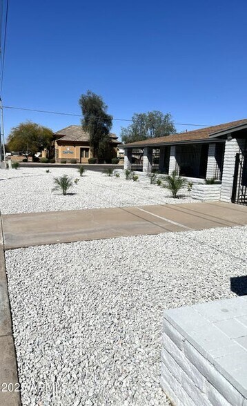 More Photos Of 600 E University Dr, Mesa Medical For Lease