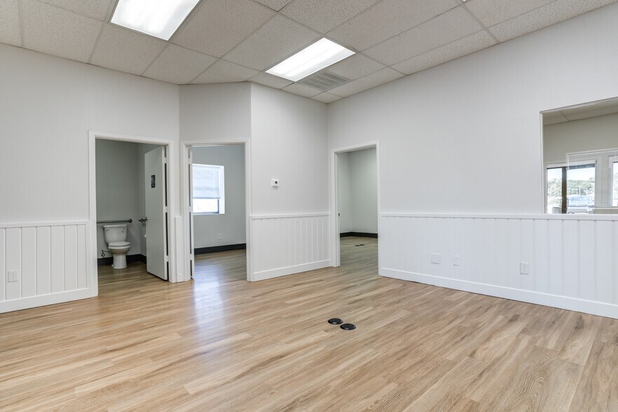 More Photos Of 510 Valencia Ave, Lubbock Warehouse For Sale