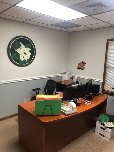 More Photos Of 3370 NE Capital Cir, Tallahassee Office For Lease