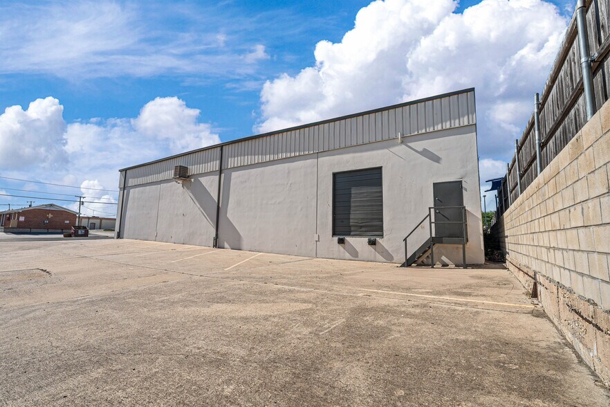 More Photos Of 4520 Fort Ave, Waco Warehouse For Sale