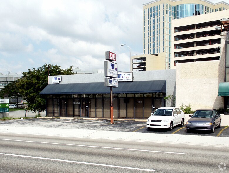 More Photos Of 9308 S Dixie Hwy, Miami Freestanding For Sale