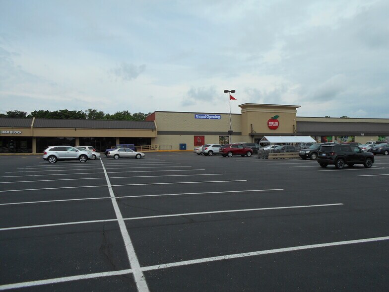 More Photos Of 811 S Tillotson Ave, Muncie Unknown For Lease