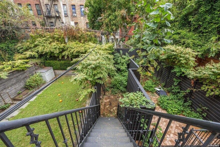 More Photos Of 583 Putnam Ave, Brooklyn Apartments For Sale