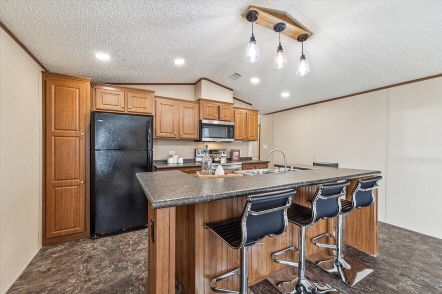 More Photos Of 3733 Rest Home Rd, Pearland Flex For Sale