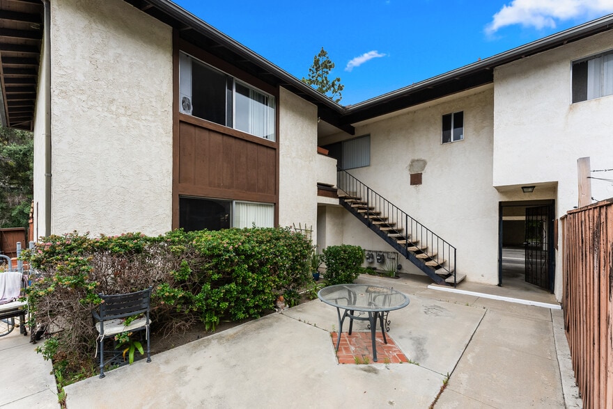 More Photos Of 2139 Via Esmarca, Oceanside Apartments For Sale