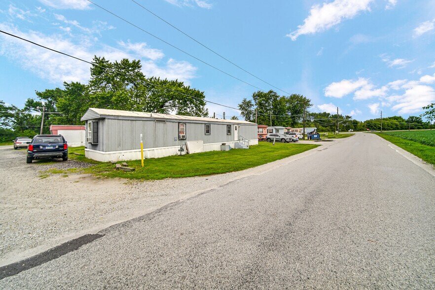 More Photos Of 10557 N State Route 50, Manteno Trailer Camper Park For Sale