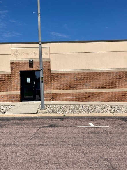More Photos Of 102 N Broadway Ave, Hartington Office For Sale
