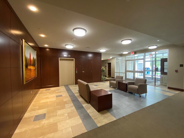 More Photos Of 117 Metro Center Blvd, Warwick Office For Lease