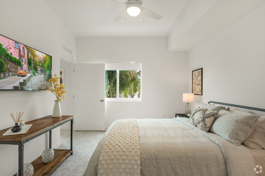 More Photos Of 1601 N Dixie Hwy, Lake Worth Apartments For Lease