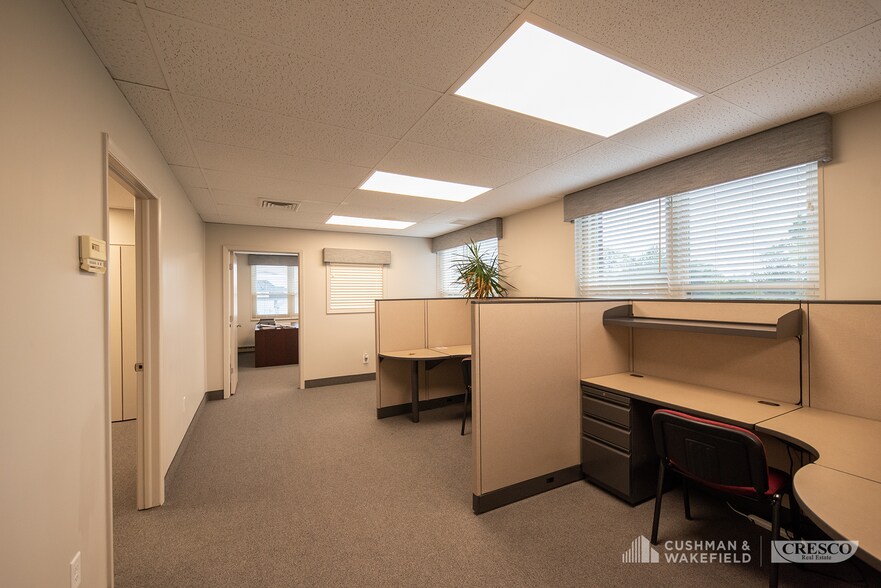 More Photos Of 5851 Pearl Rd, Parma Heights Medical For Lease