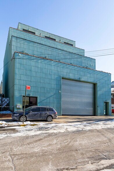 More Photos Of 14-07 113th St, College Point Research And Development For Lease