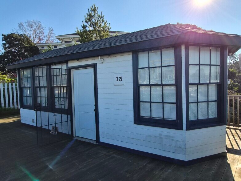 More Photos Of 17-19 Embarcadero Cv, Oakland Unknown For Lease
