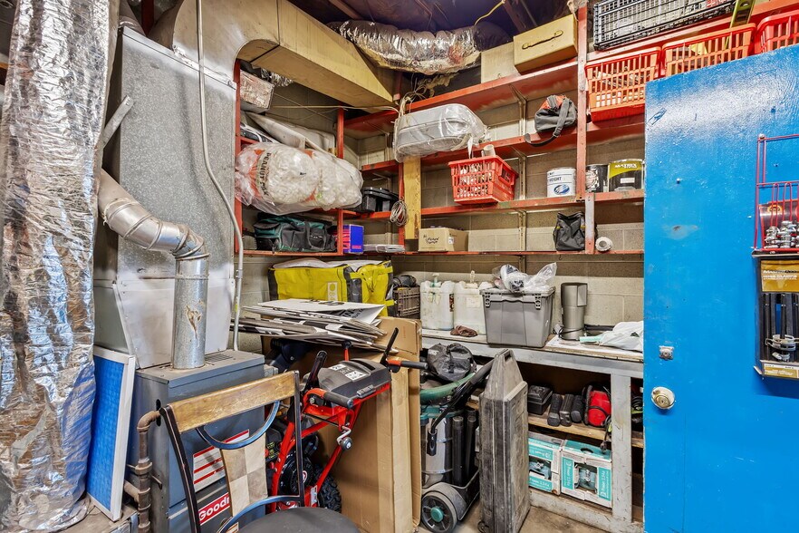 More Photos Of 1001-1003 Calumet Ave, Valparaiso Auto Repair For Sale