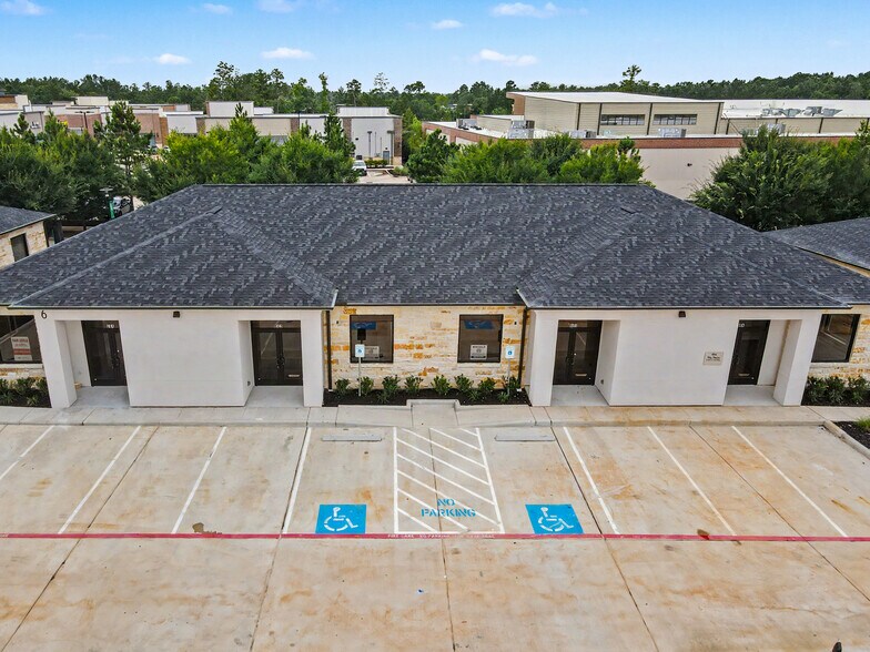 More Photos Of 625 Regal Row, Montgomery Medical For Lease