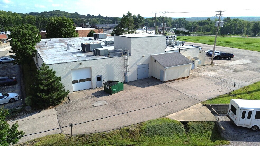 More Photos Of 12381 Kinsman Rd, Newbury Industrial For Lease