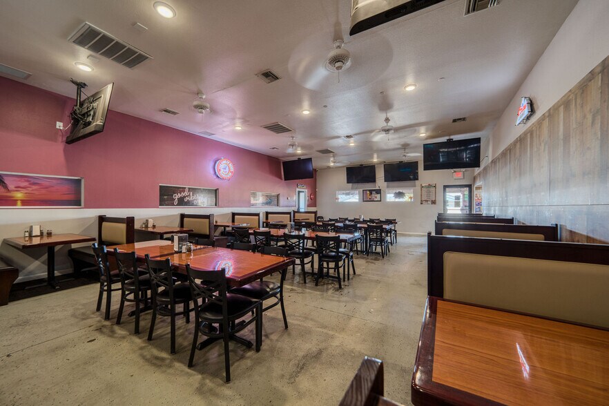 More Photos Of 832 Gemstone Ave, Bullhead City Restaurant For Sale