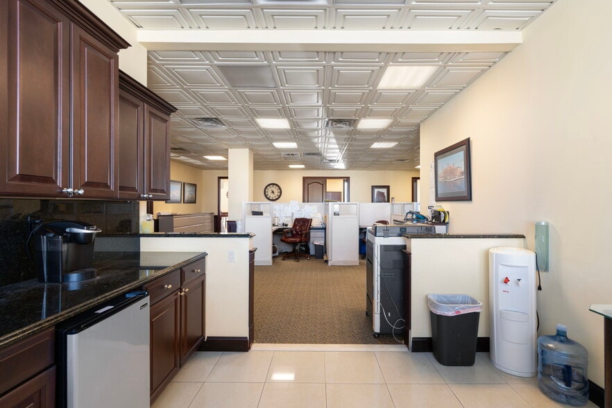 More Photos Of 188 Van Buren St, Staten Island Warehouse For Sale