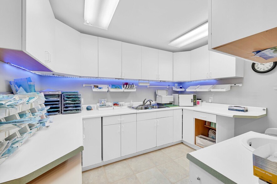 More Photos Of 21 Orchard St, Denville Medical For Lease