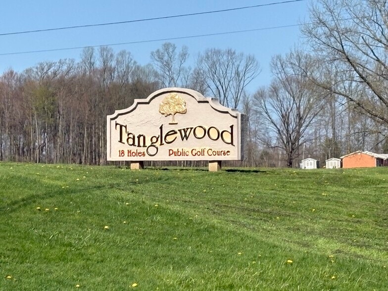 More Photos Of 318 Tanglewood Rd, Pulaski Golf Course Driving Range For Sale
