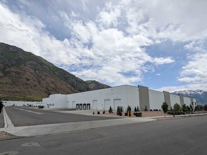 More Photos Of 3715 S Tracy Hall Pky, Provo Warehouse For Lease