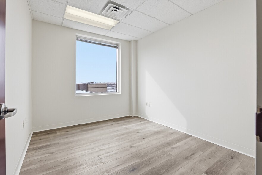 More Photos Of 2925 Lord Baltimore Dr, Windsor Mill Medical For Lease